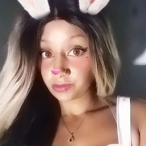 Meet your Posher, Mrs. queen bella